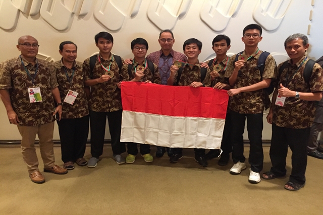 Indonesia Berhasil Pertahankan Tradisi Emas di Olimpiade Fisika Internasional