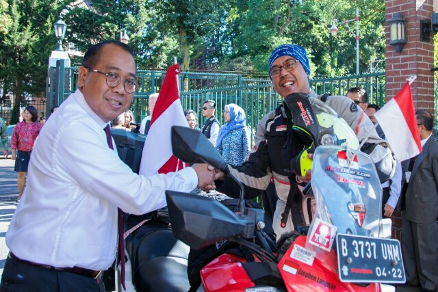 Solo Rider Jakarta-London Tiba di Belanda