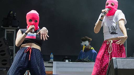 Anggota Pussy Riot Dilarang Tinggalkan Rusia