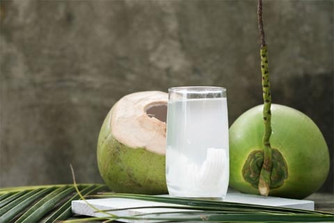 5 Manfaat Seruput Air Kelapa, Selain Bikin Segar di Cuaca Panas