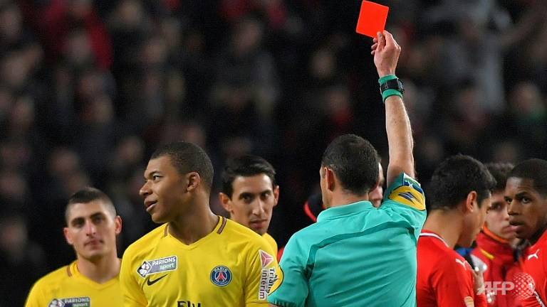 Mbappe Diskors Karena Dapat Kartu Merah