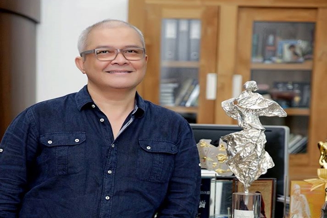 Itang Yunasz Suguhkan 3 Koleksi 'Tribalux Sumba' di Contemporary Muslim Fashions