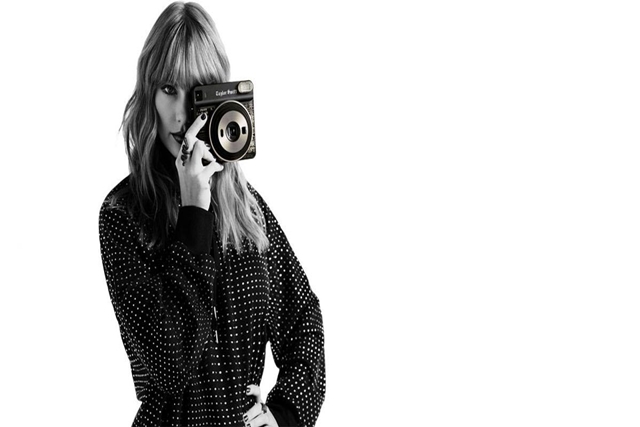 Fujifilm Hadirkan Pre-Order Online instax SQUARE SQ6 Edisi Taylor Swift
