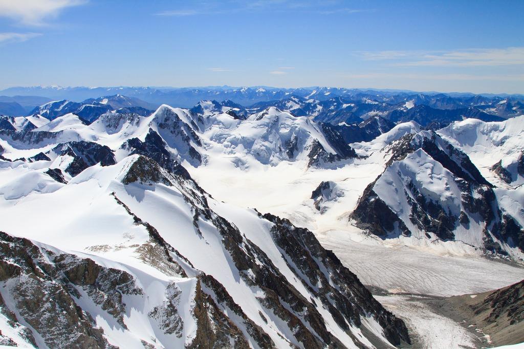 Pertama dari Indonesia, Mahasiswa UMS Taklukkan Puncak Tertinggi Mongolia