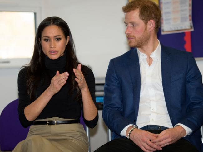 Pangeran Harry dan Meghan Markle Lakukan Tur Kerajaan Perdana