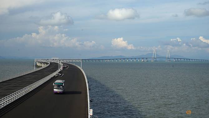 China Buka Jembatan Laut Terpanjang di Dunia