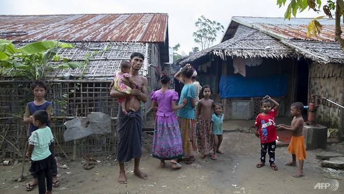 Polisi Myanmar Menembaki Etnis Rohingya