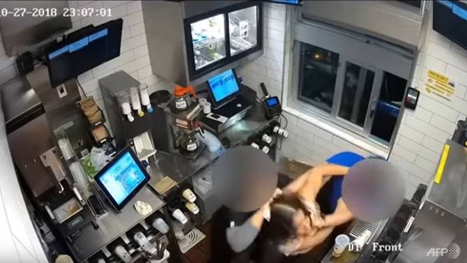 Saus Tomatnya Kurang, Wanita AS Serang Manajer McDonald