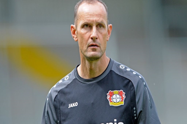 Leverkusen Gantikan Pelatih Herrlich dengan Bosz