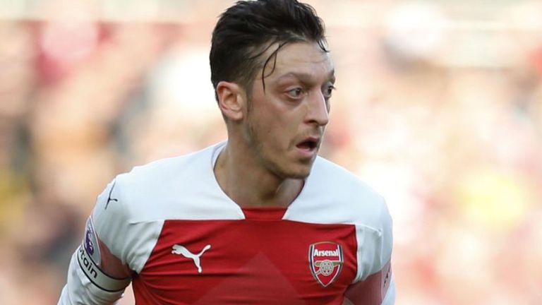 Mesut Ozil Sampaikan Simpati kepada Korban Tsunami Selat Sunda