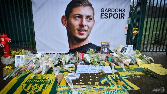 Pesawat Striker Emiliano Sala Jatuh, Lisensi Pilot Diselidiki