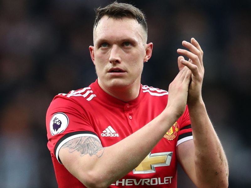 Bek Jones Perpanjang Kontrak di MU hingga 2023