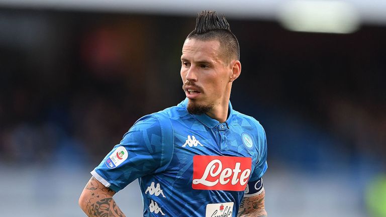 Marek Hamsik Resmi Tinggalkan Napoli