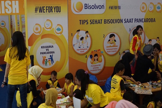 Bisolvon Lakukan Roadshow Edukasi di Kota Kasablanka