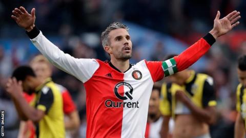 Van Persie Akhiri Karir Tapi Tak Ingin Jadi Pelatih