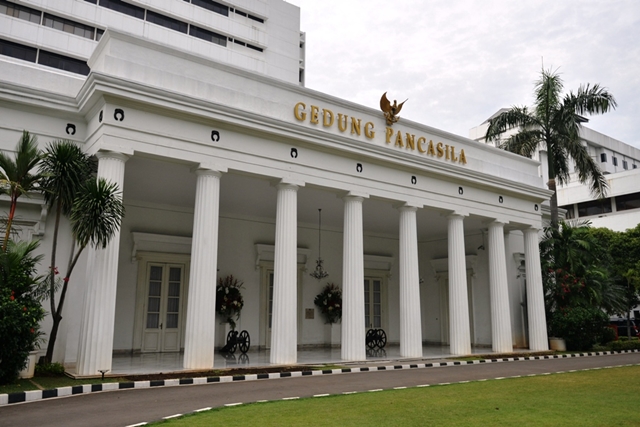 Indonesia Kecam Serangan Drone Terhadap Dua Stasiun Pompa Minyak di Arab Saudi