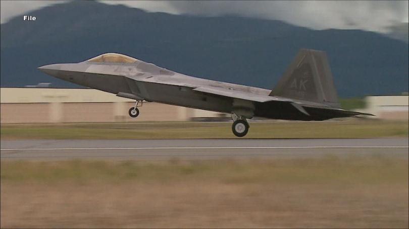 Jet dan Pesawat Pembom Rusia Dicegat F-22 Amerika