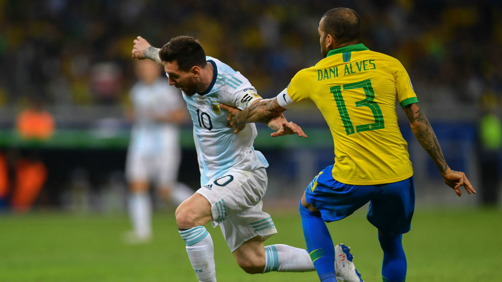 Dani Alves Pemain Terbaik Copa America