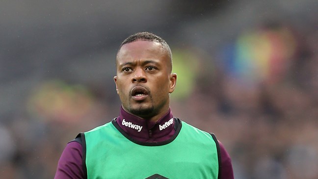 Mantan Bek Man United Evra Pensiun