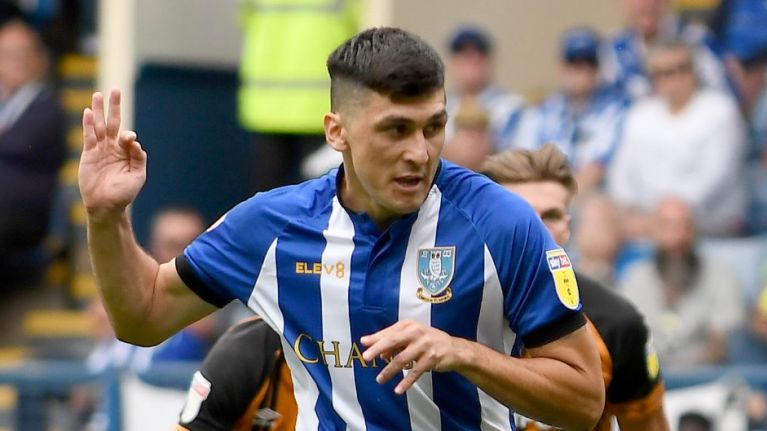 Striker Sheffield Wednesday Forestieri Dihukum Karena Rasis
