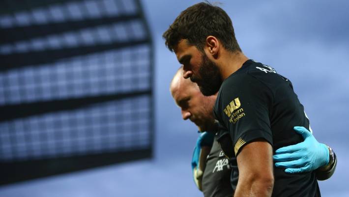 Cedera Betis, Alisson Bakal Absen di Piala Super Eropa