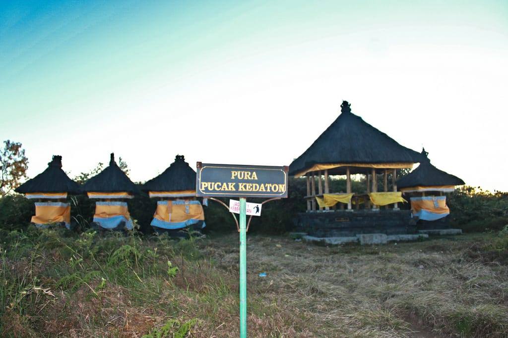 Kebakaran Gunung Batukaru, Pelinggih di Puncak Tetap Aman