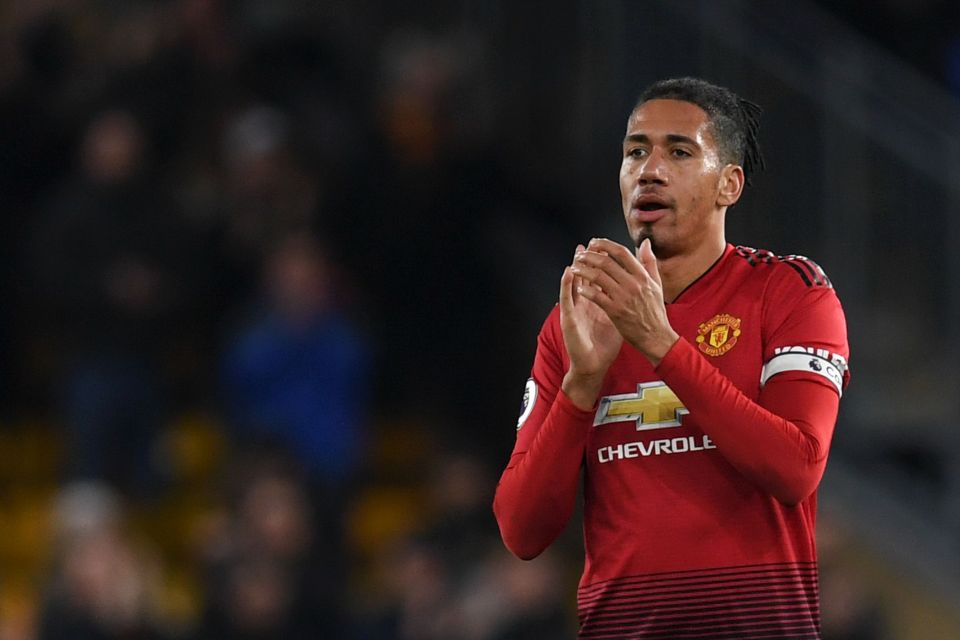 AS Roma Pinjam Smalling dari MU