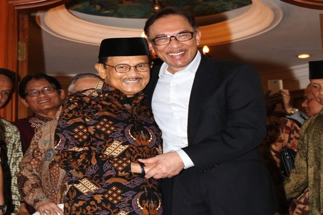 Anwar Ibrahim Kenang Jasa BJ Habibie