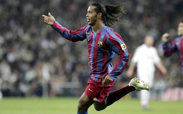 Hakim Brasil Mencabut Larangan Perjalanan Ronaldinho