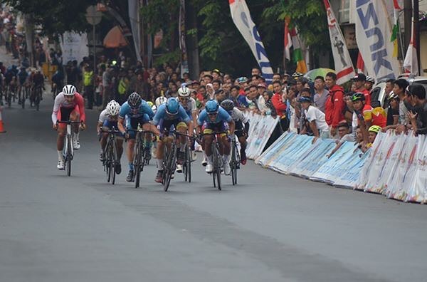Ada Kabut Asap, Tim Balap Sepeda PRCT Mundur Dari Tour de Siak