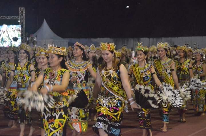 Samarinda Pecahkan Rekor MURI Penggunaan Seraung dan Penari Tamborin