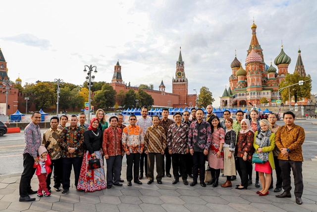 Hari Batik Nasional di Lapangan Merah, Moskow