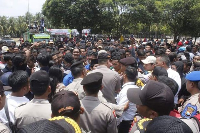 Biaya Perawatan Mahasiswa Korban Demo di Kantor Pemkab Ditanggung Kapolres Jember