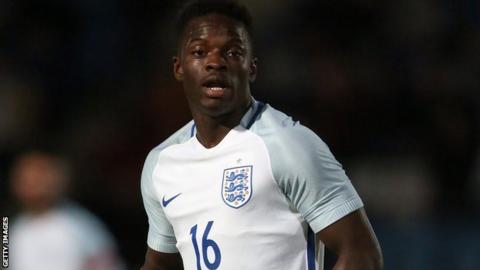 Gelandang Sampdoria Ronaldo Vieira Jadi Target Pelecehan Rasis