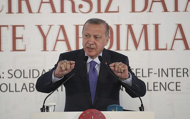 Erdogan Larang Penggunaan Rokok Elektrik di Turki