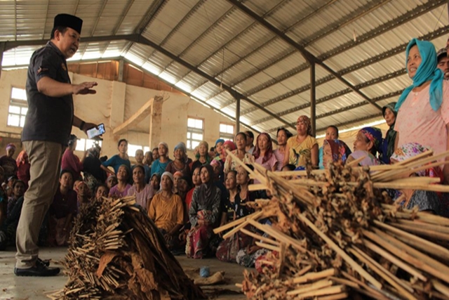 Cabup Haji Hendy: Kesusahan Petani Tembakau Jember Bisa Sekali Diatasi