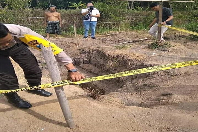 Warga di Jember Temukan Terowongan Purbakala Saat Gali Sumur