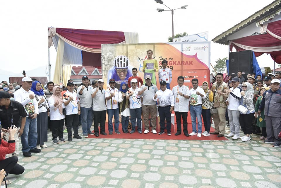 Tour De Singkarak Tingkatkan Perekonomian Masyarakat