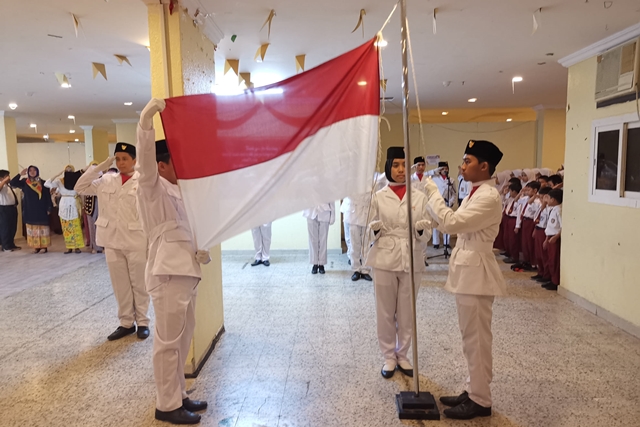 Memperingati Hari Guru, Sekolah Indonesia Makkah Gelar Upacara dan Syukuran