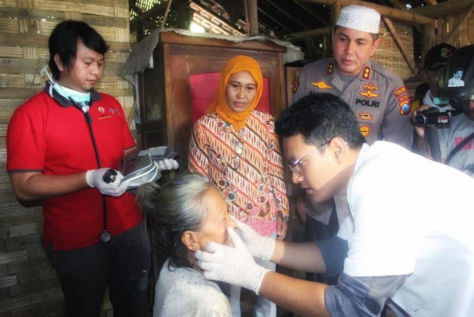 30 Tahun Menderita Kusta, Kapolres Jember Beri Pertolongan Nenek Sumirah