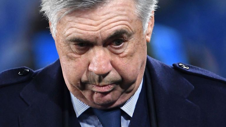 Napoli Pecat Pelatih Ancelotti