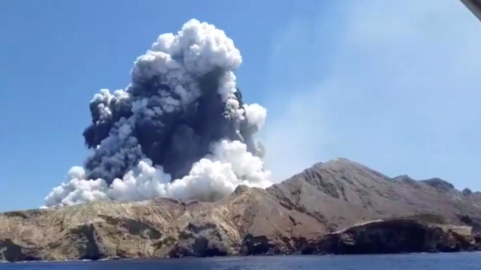 6 Orang Meninggal Akibat Letusan Gunung Berapi Selandia Baru