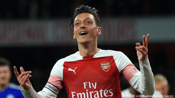 TV China Tak Tayangkan Arsenal dan Manchester City Karena Komentar Ozil soal Uighur