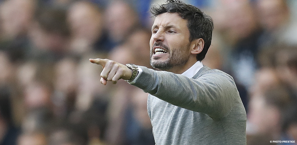 Hasil Buruk, Pelatih PSV Van Bommel Dipecat