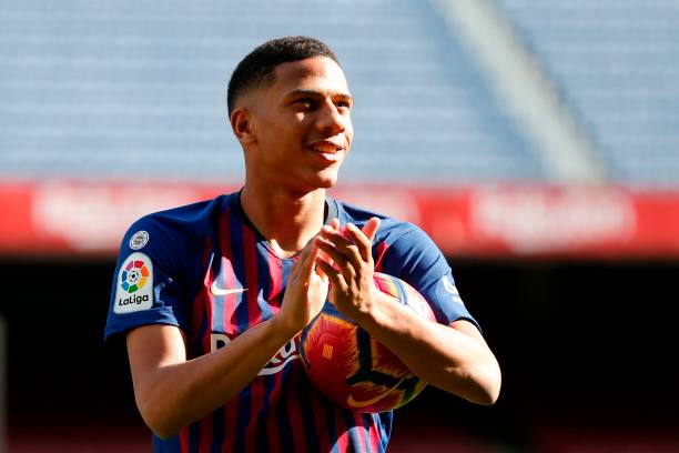 AC Milan Sepakat dengan Barca Untuk Bek Perancis Todibo