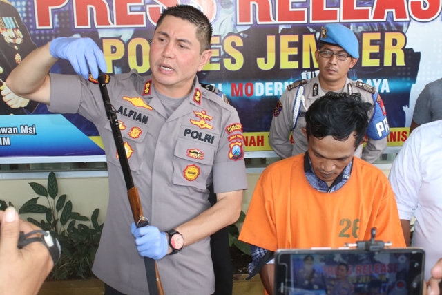 Duh! Jajal Senapan Angin Model Baru, Malah Tembak Teman Sendiri