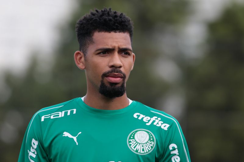 Gelandang Palmeiras Fernandes Akan Pindah ke Barcelona