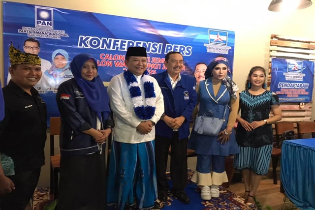 Hendy Siswanto Menjadi yang Pertama Serahkan Berkas Pendaftaran Calon Bupati ke PAN dan Demokrat