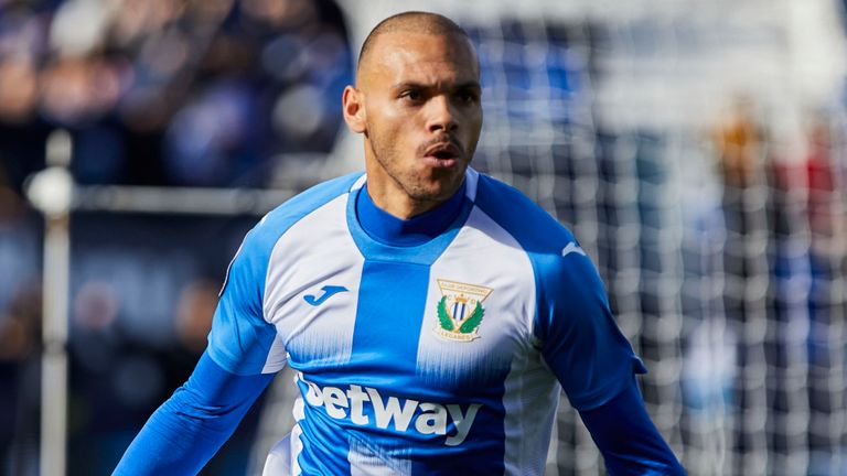 Barcelona Boyong Striker Braithwaite Dari Leganes