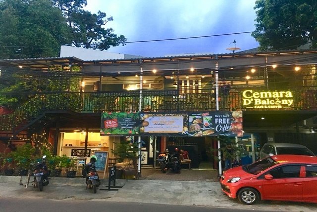 Usaha Cafe Kian Sepi Gegara Virus Corona